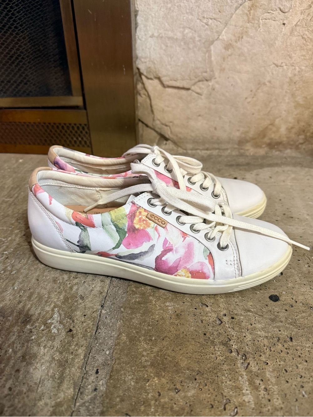 ECCO Women's White Leather Floral Low-Top Sneakers in size 37 or 6.5